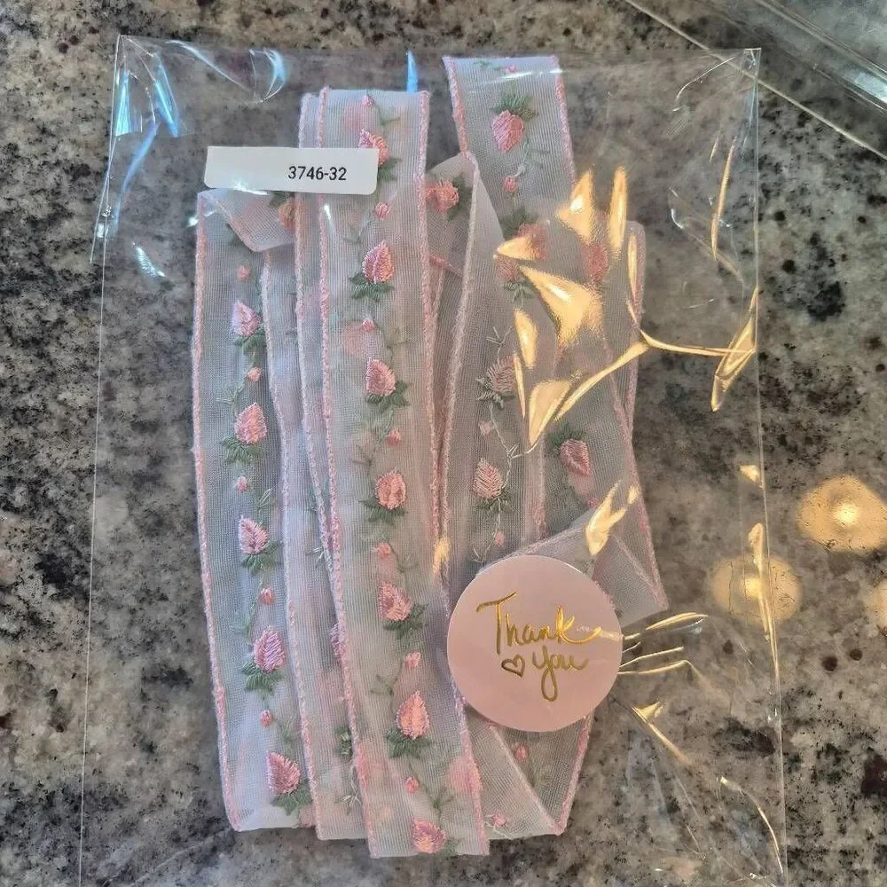 Lace, White & Pale Pink Nylon Rosebud Insert 1